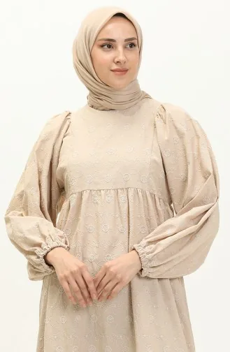 Besticktes Kleid mit elastischen Ärmeln  24Y8986-01 Stein 24Y8986-01