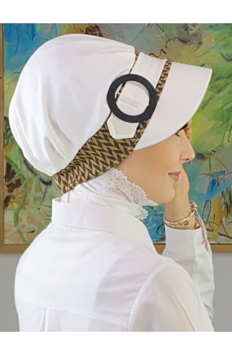 Nazlı Model Tokalı İri Sütlü Kahve Kazayaklı Tesettür Şapka SBT26SPK27-10 Beyaz Kahverengi