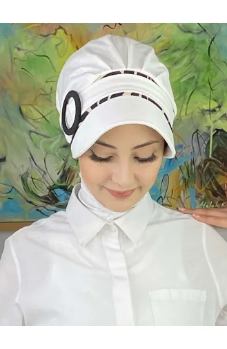 Nazlı Model Tokalı İri Sütlü Kahve Kazayaklı Tesettür Şapka SBT26SPK27-02 Beyaz Siyah