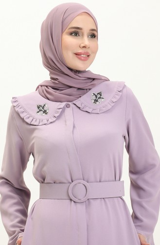 Steinbesetztes Kleid mit Kragen 70011-05 Flieder 70011-05