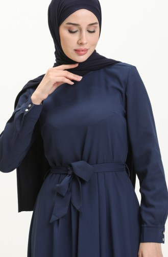 Plissiertes Kleid mit Gürtel 60307-01 Marineblau 60307-01