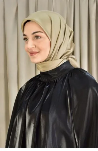 وشاح بني مائل للرمادي 2769