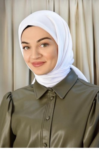 White Scarf 2770