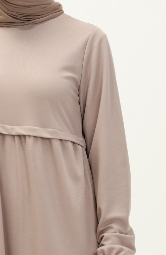 Einfarbiges Kleid mit elastischen Ärmeln 8888-05 Beige 8888-05