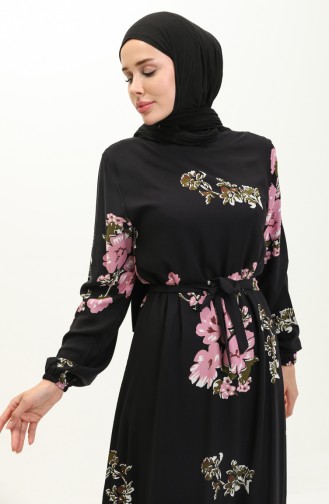 Gemustertes Kleid mit Gürtel 0200-02 Schwarz Rose 0200-02