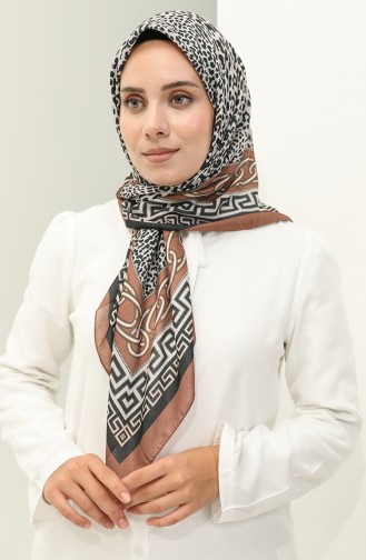 Brown Hoofddoek 2022-03