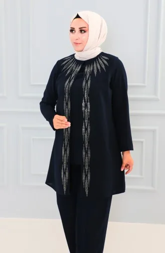 طقم فستان سهرة بتصميم مُطبع بأحجار لامعة وبمقاسات كبيرة 6105-07 لون كحلي 6105-07