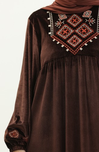 Büyük Beden Nakışlı Elbise 24K9059-05 Kahverengi