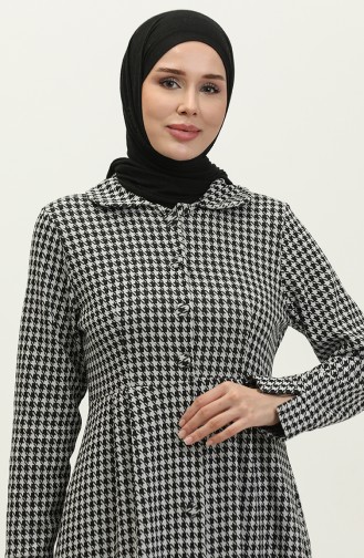 Houndstooth Patterned Buttoned Cape 1981-08 Black white 1981-08