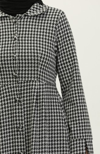 Houndstooth Patterned Buttoned Cape 1981-08 Black white 1981-08