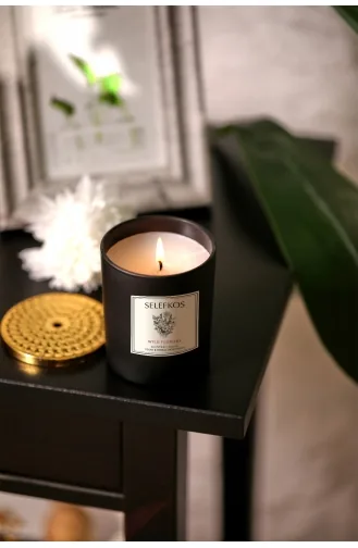 Bougie En Verre Parfumée à La Cire De Soja Végétalienne Parfumée Aux Fleurs Sauvages Avec Couvercle En Métal Doré 120gr SH0063-01 Coloré 0063-01