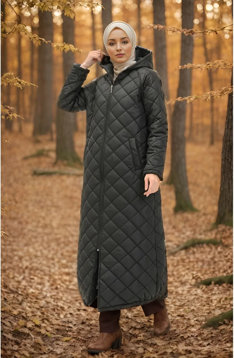 Vivezza Gesteppte Abaya Mit Kapuze Und Reißverschluss 8513-01 Schwarz 8513-01