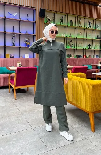 بدلة رياضية بخيطين وسحاب 3062-02 لون كاكي 3062-02