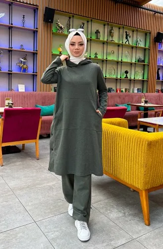 بدلة رياضية بخيطين وتفاصيل سناب 3071-03 لون كاكي 3071-03