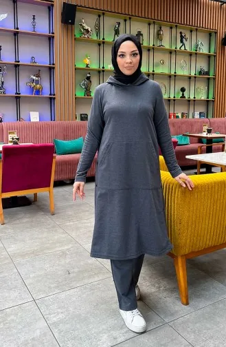 بدلة رياضية بخيطين وتفاصيل مشبكة 3071-01 لون فحمي 3071-01