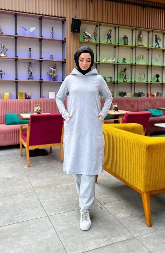 بدلة رياضية بخيطين وتفاصيل مشبكة 3071-12 لون رمادي 3071-12