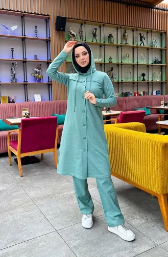 بدلة رياضية مزوّدة بقبعة وأزرار 3072-09 لون أخضر 3072-09