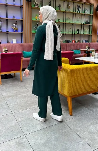 بدلة رياضية مزوّدة بقبعة وأزرار 3072-13 لون أخضر زمردي 3072-13