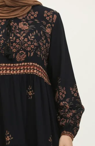 Großes Viskosekleid Mit Blumenmuster 4084-01 Marineblau 4084-01