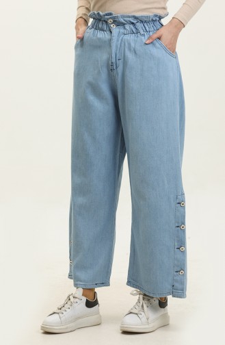 بنطال جينز بأرجل واسعة وأزرار 30051-01 لون أزرق فاتح 30051-01