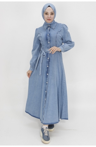 فستان من الجينز بأزرار وحزام للخصر مع ياقة قميص 1547-01 لون أزرق فاتح 1547-01