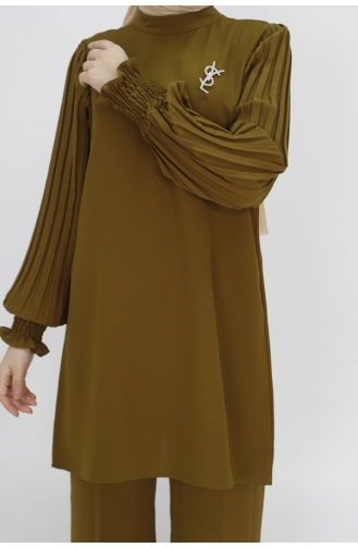 بدلة مزدوجة من قماش الكريب بتفاصيل طيات 303-04 لون أخضر زيتي داكن 303-04