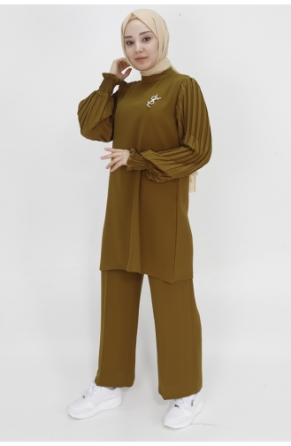 بدلة مزدوجة من قماش الكريب بتفاصيل طيات 303-04 لون أخضر زيتي داكن 303-04