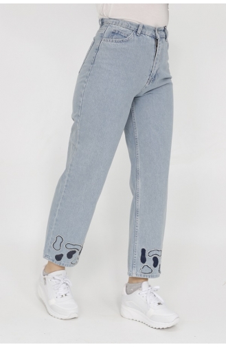 Pointed Leg Embroidery And Stone Detailed Mom Jeans Denim Trousers 18136-01 Ice Blue 18136-01