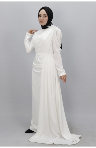 فستان سهرة مصنوع من قماش الساتان وكاب بتصميم كتف مرصع بالأحجار 1034-02 لون إكرو 1034-02