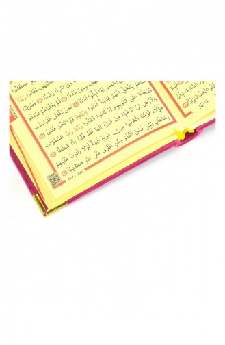 Heilige Koran Fluweel Bedekt Met Allah-woorden Gewoon Arabisch Middelgrote Roze Computer Met Kalligrafie 4504704504704 4504704504704