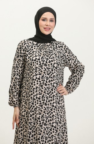 فستان فيسكوز مُطبع بمقاسات كبيرة 44852D-01 لون اسود وبيج 44852D-01