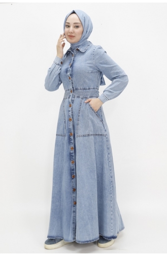 فستان جينز مُحجبات بتفاصيل جيوب وياقة قميص 1662-01 لون أزرق فاتح 1662-01