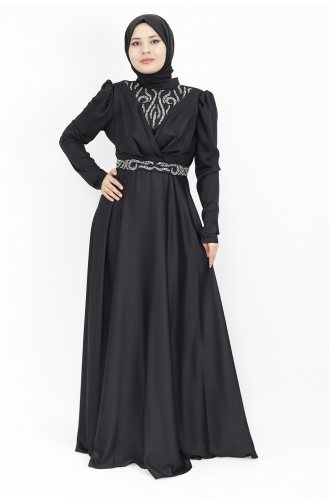فستان سهرة للحجاب مصنوع من قماش الساتان بتصميم مُطبع بتفاصيل من الحجر وصدر مزدوج 6864-01 لون أسود 6864-01
