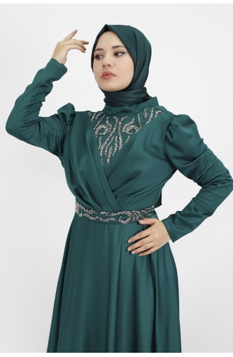 Zweireihiges Hijab-Abendkleid Aus Satin Mit Steindruck Und Ausschnitt 6864-02 Smaragdgrün 6864-02