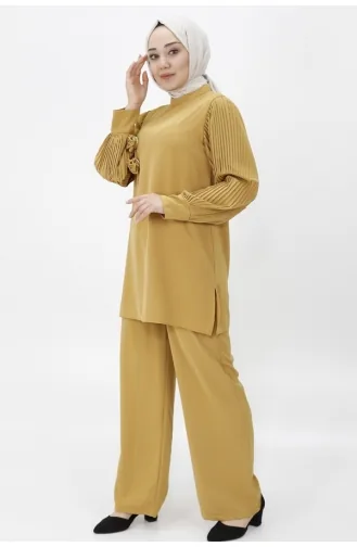 Jessica Costume Double Plissé Avec Manches En Tissu Et Broche 24087-01 Moutarde 24087-01