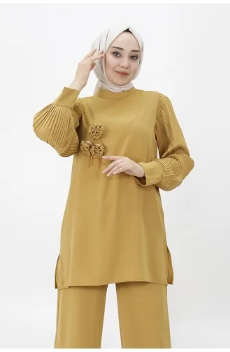 Jessica Costume Double Plissé Avec Manches En Tissu Et Broche 24087-01 Moutarde 24087-01