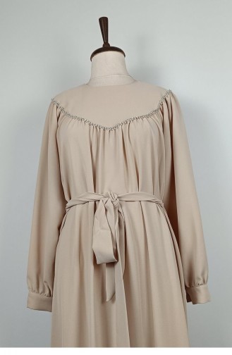 Großes Kleid Mit Steindetails Beige 7864 1353