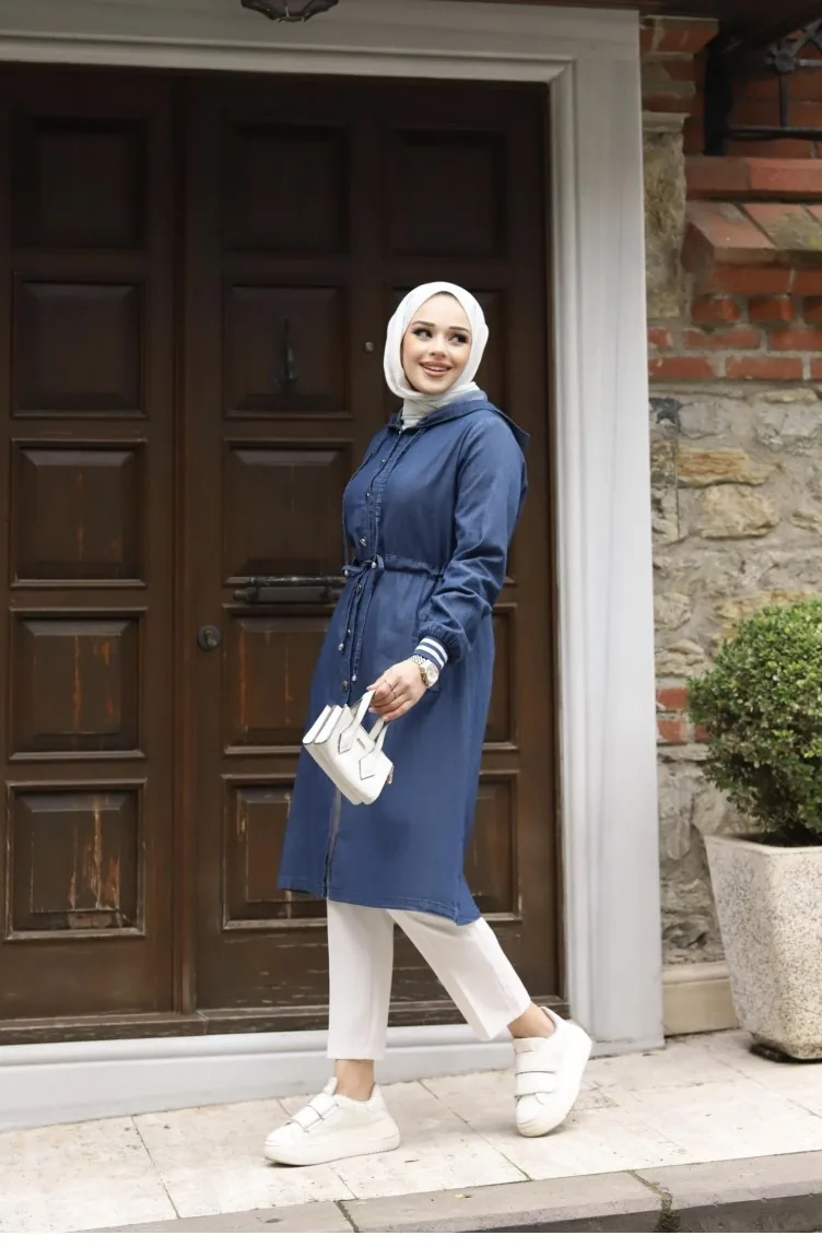 Hijab-Cape Aus Dunklem Denim Mit Manschettendetail 312