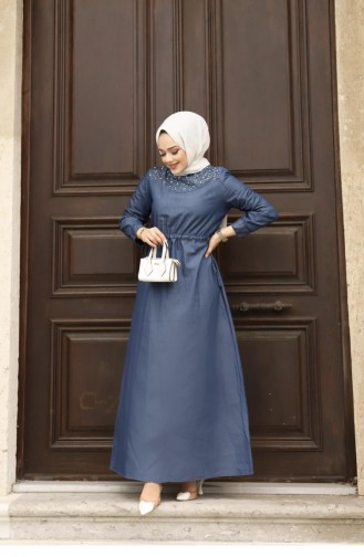 Hijab-Kleid Aus Dunklem Denim Mit Perlendetail Und Perlendetail 367