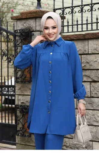 Rassemblement D`un Costume Indigo Hijab Détaillé 401