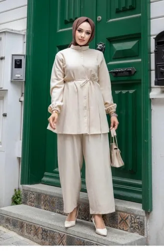 Detaillierter Hijab-Anzug In Beige Mit Richterkragen 469