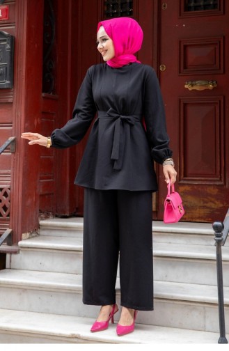 Schwarzer Hijab-Anzug Mit Nahtdetails 472