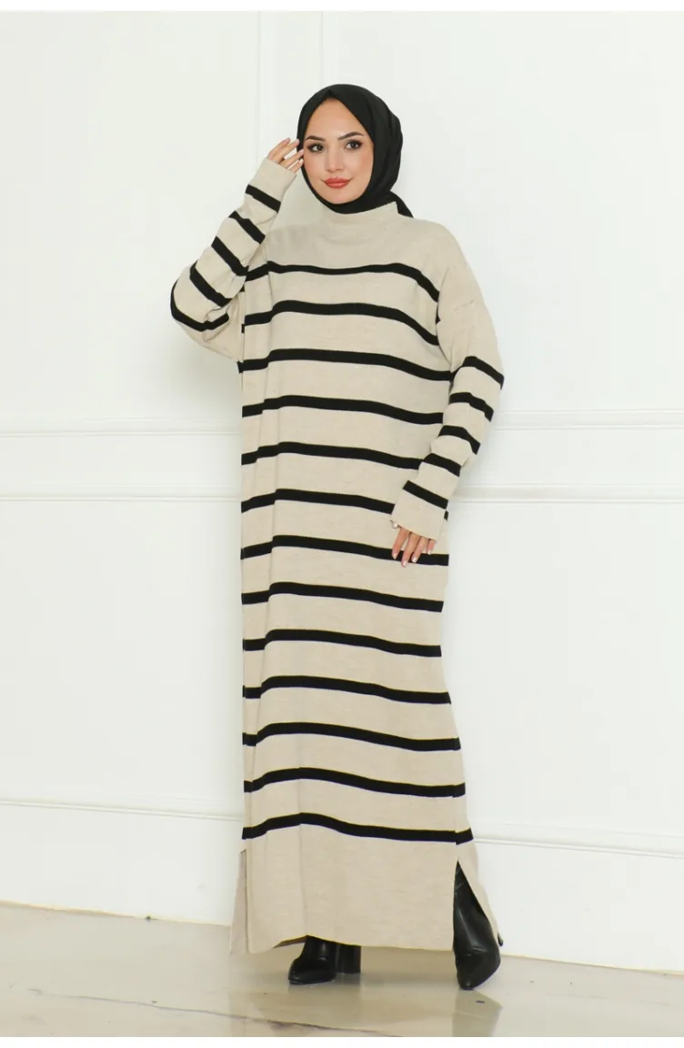 Gestreiftes Strickkleid Mit Halbem Rollkragen 253-01 Nerz 253-01