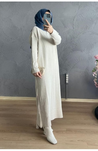 Einfarbiges Strickkleid Mit Halbem Rollkragen 252-01 Beige 252-01