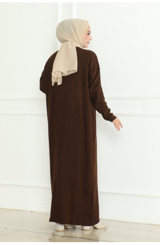 Einfarbiges Strickkleid Mit Halbem Rollkragen 252-06 Braun 252-06