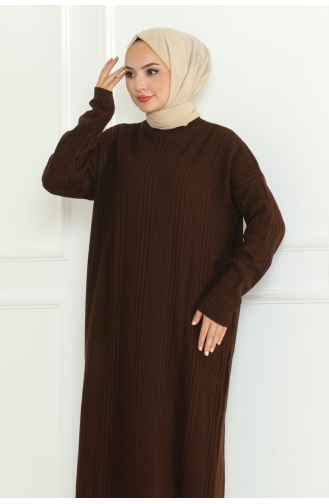 Einfarbiges Strickkleid Mit Halbem Rollkragen 252-06 Braun 252-06