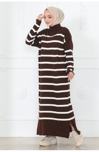 Gestreiftes Strickkleid Mit Halbem Rollkragen 253-01 Braun 253-01