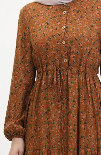 Gerafftes Viskosekleid Mit Gänseblümchenmuster 0423A-04 Hellbraun 0423A-04
