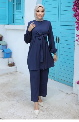 Marineblauw Pak Met Hijab Aan De Zijkant 579