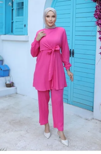 مجموعة حجاب مربوطة من الجانب باللون الفوشيا 580